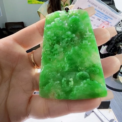 颈饰未镶嵌翡翠一个