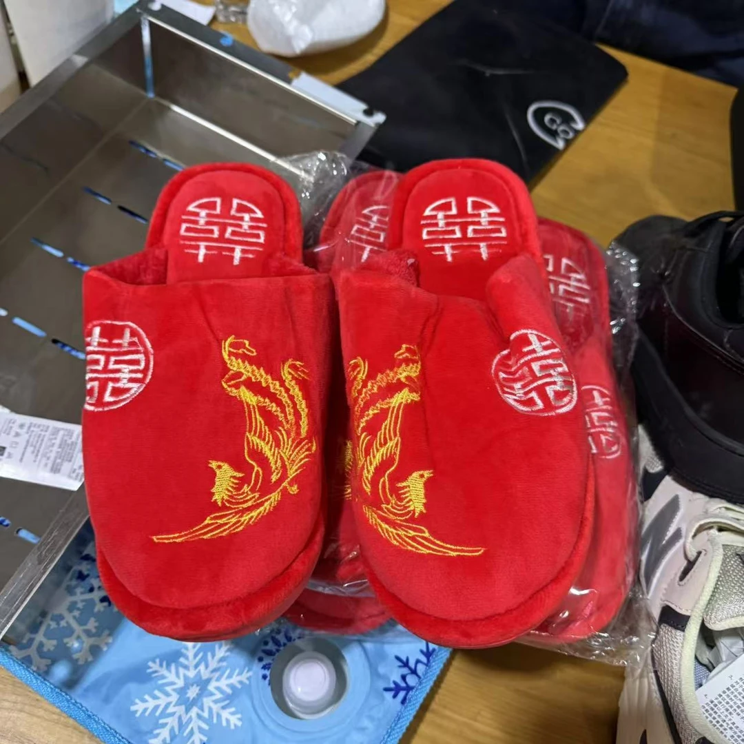 （款式混发）婚/庆红色保暖棉拖鞋库存尾货置物架(六楼)