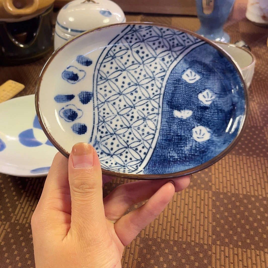 瓷片青花手绘酱釉边椭圆小盘27