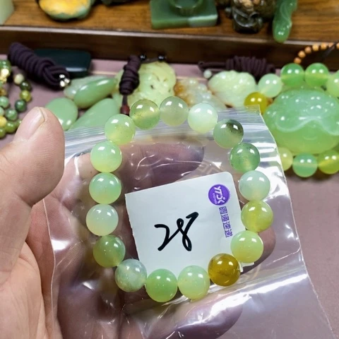 未镶嵌蛇纹石玉颈饰