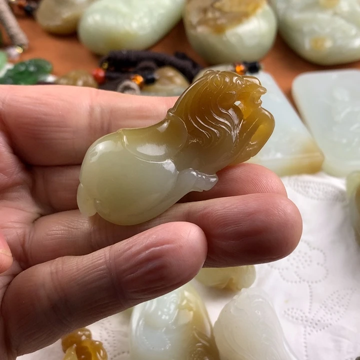 未镶嵌和田玉挂件