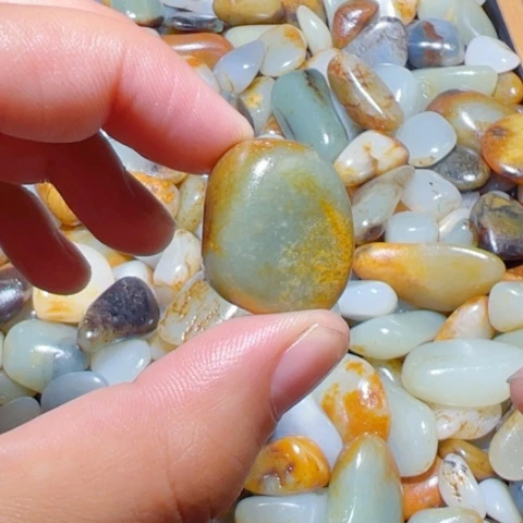 和田玉（子料）未镶嵌颈饰11.8克