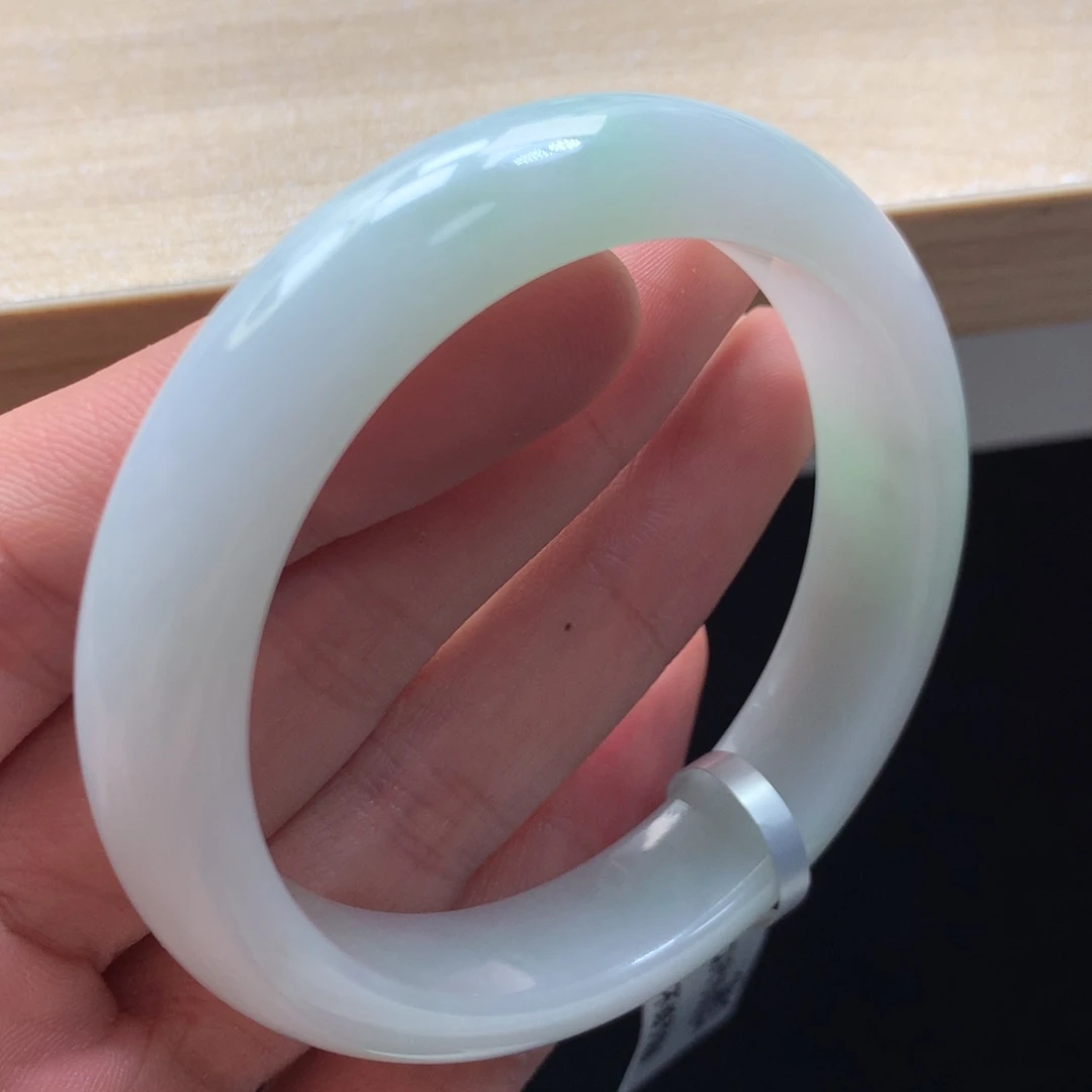 未镶嵌手镯翡翠手镯