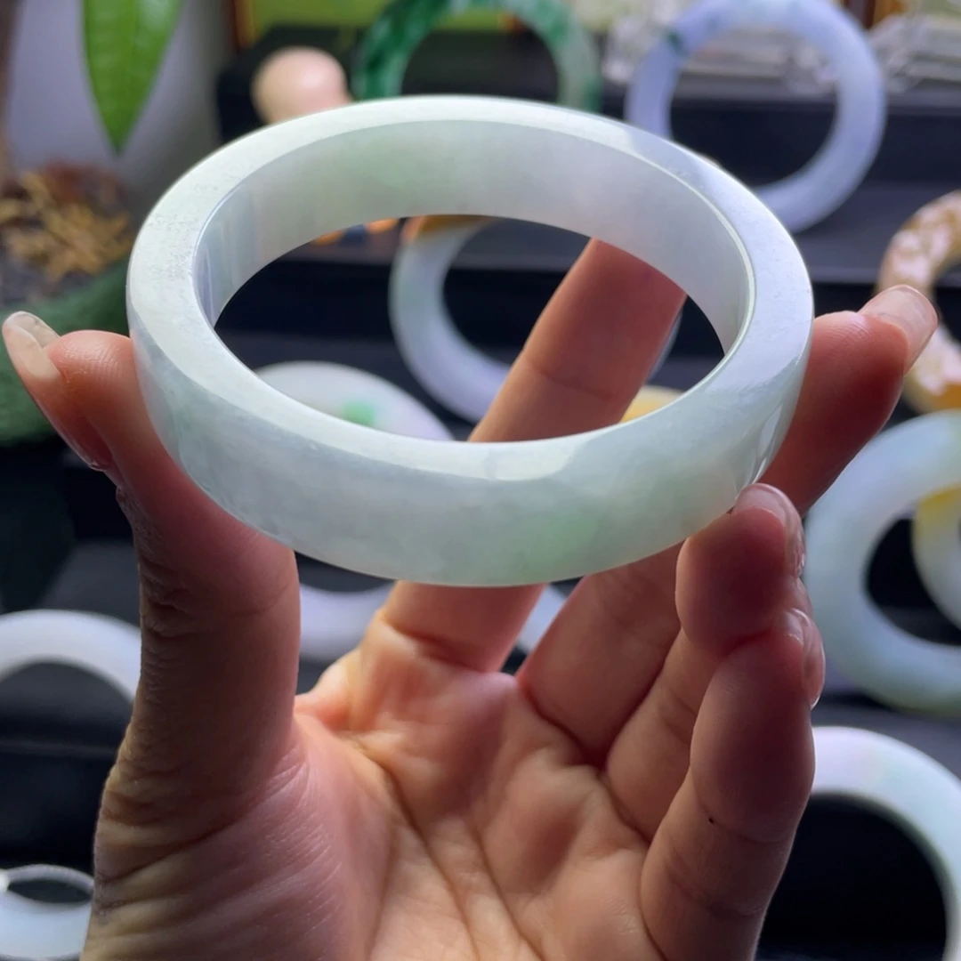 未镶嵌翡翠手镯定制翡翠