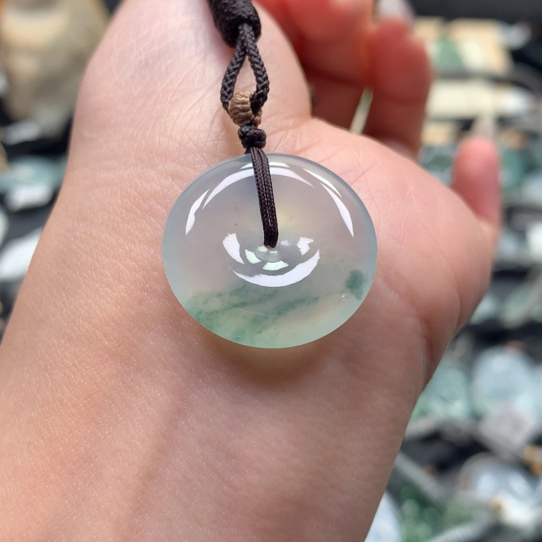 翡翠颈饰未镶嵌扣子