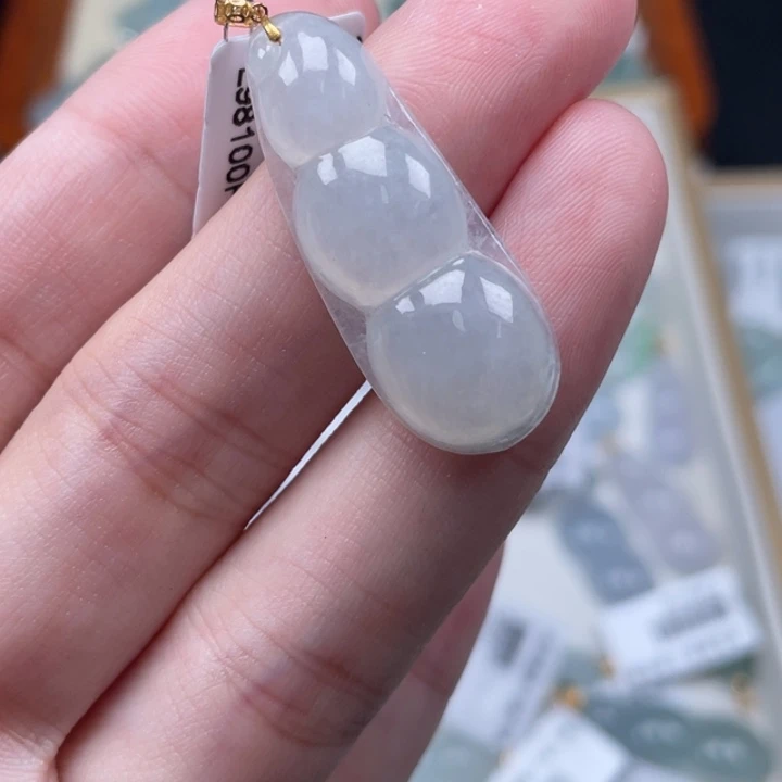 翡翠18K金镶嵌颈饰元**崽豆子