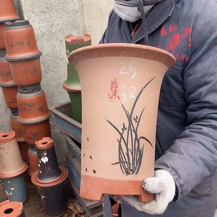 紫砂紫砂花盆和小盆栽