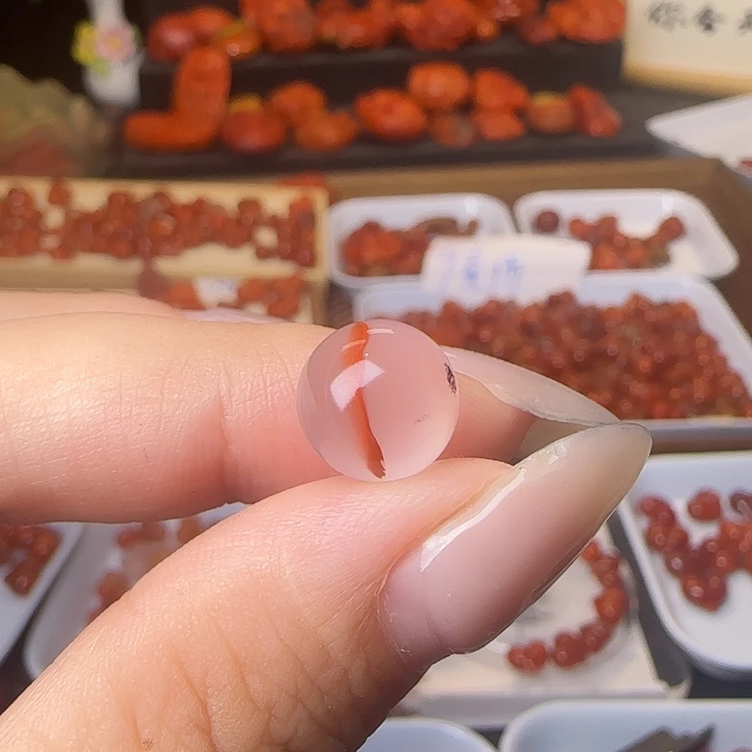 大***：南红玛瑙未镶嵌吊坠(不含链)