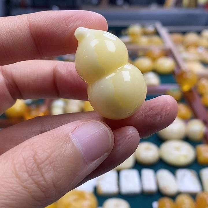 琥珀未镶嵌珠宝奇石7.45浓白花蜡葫芦