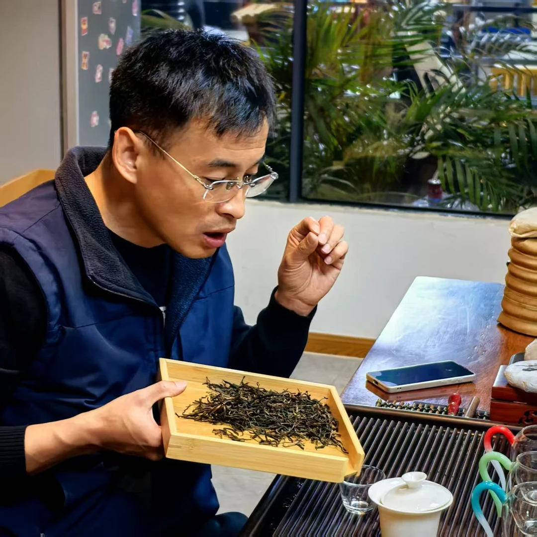 2024年/头春 《老班章牛场》滇红 //云南红茶 /250g/盒