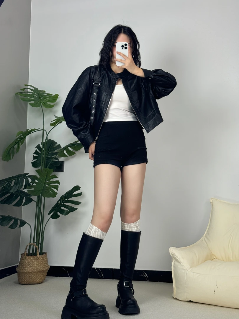 2025秋季高智淡人风短款气质时尚穿搭