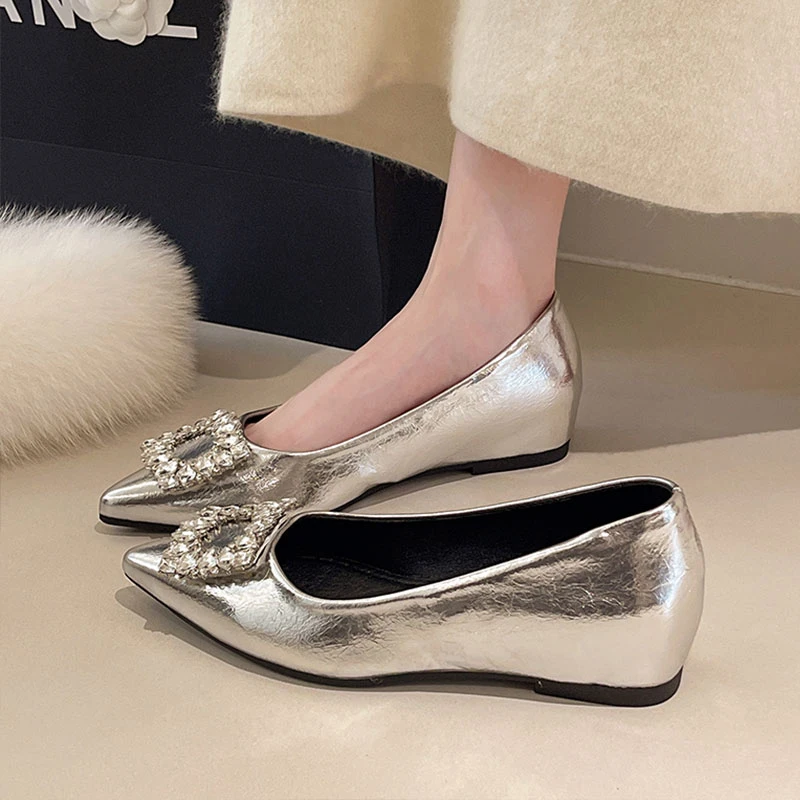 法式尖头水钻方扣浅口单鞋女2025夏季新款通勤不累脚内增高工作鞋