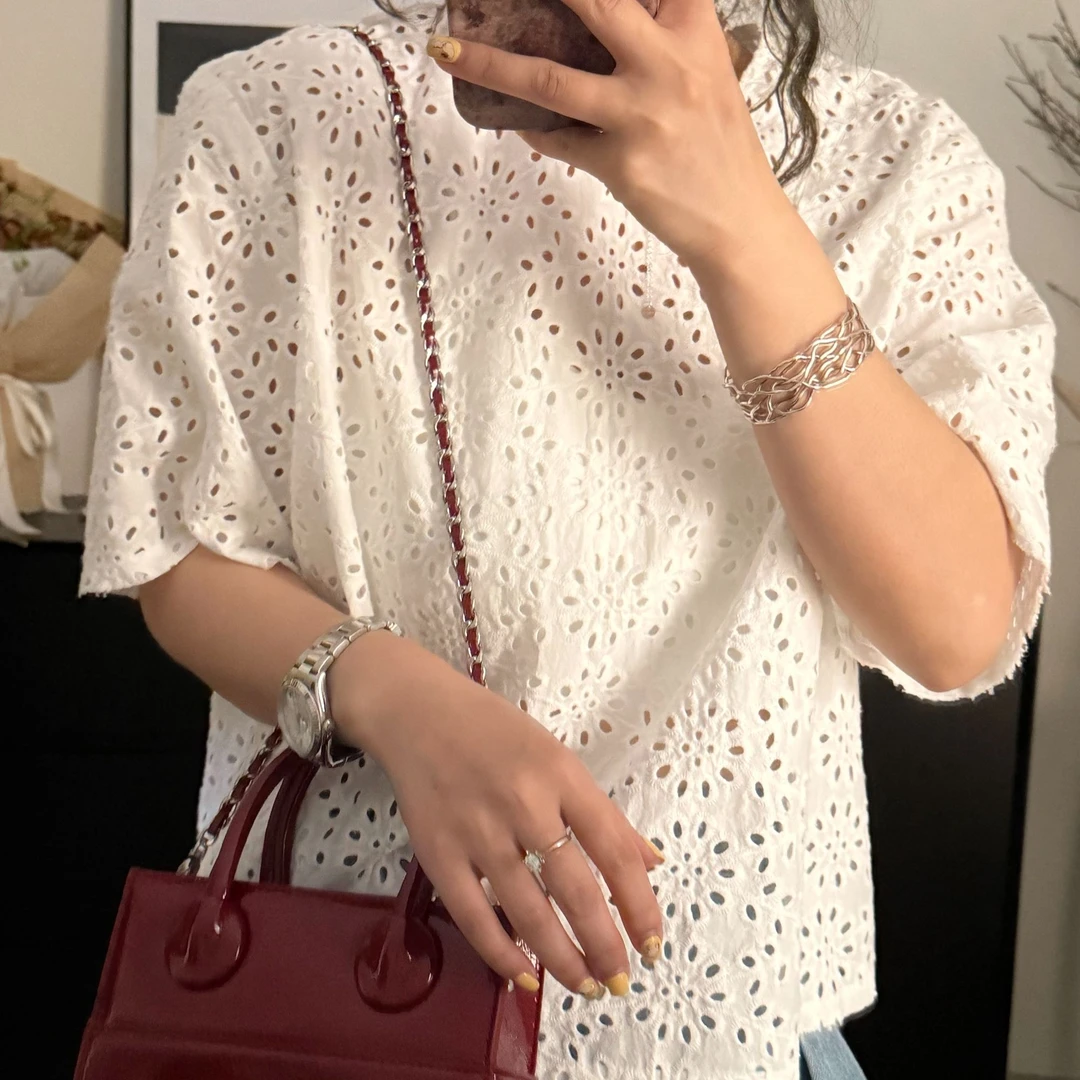 自制款小众设计白色镂空够花圆领短袖衬衫上衣