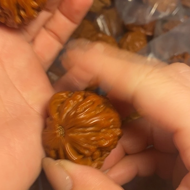 老***子文玩核桃吊坠