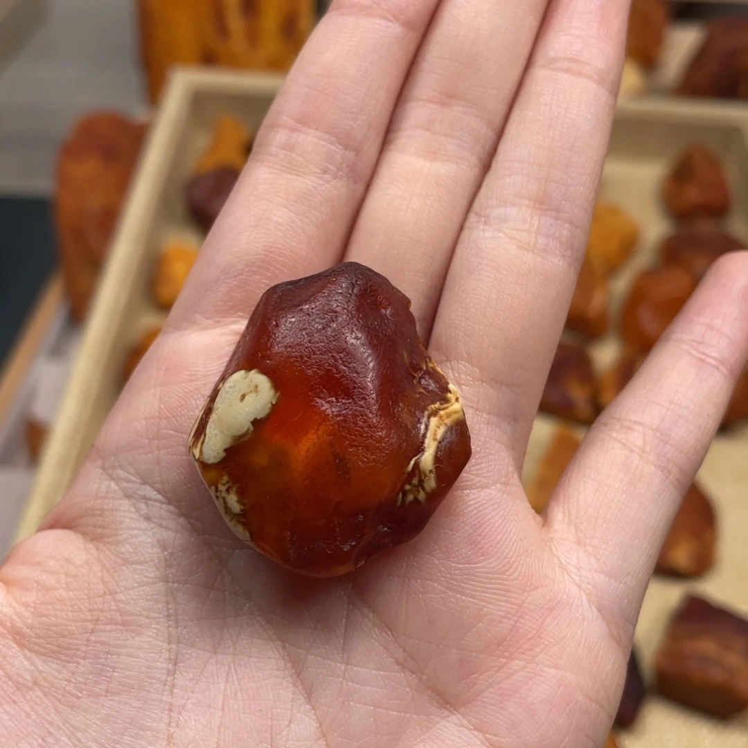 琥珀未镶嵌珠宝奇石