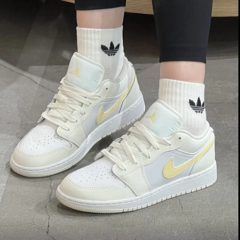耐克（NIKE）女鞋JORDAN复古篮球鞋AJ1低帮运动鞋休闲鞋FV8486-181