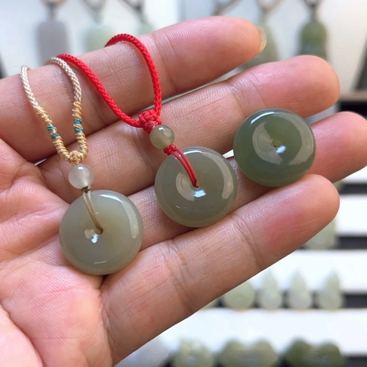 和田玉未镶嵌吊坠(不含链)666