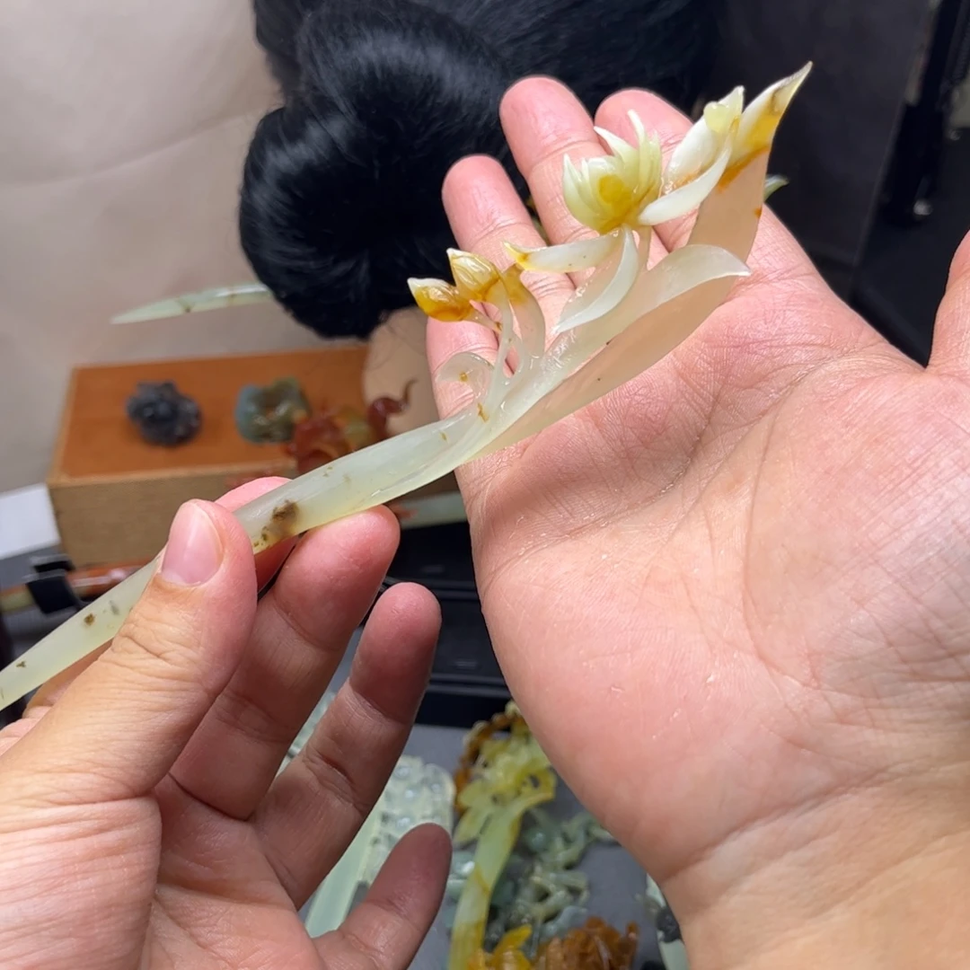 蛇纹石玉未镶嵌发饰