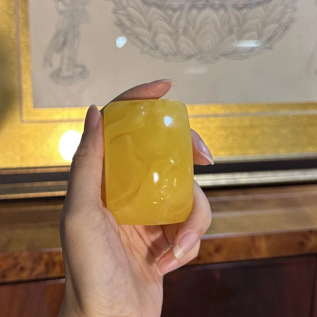 蜜蜡焦皮料浓蜡妖花溶洞鸡油黄无事牌62.6g