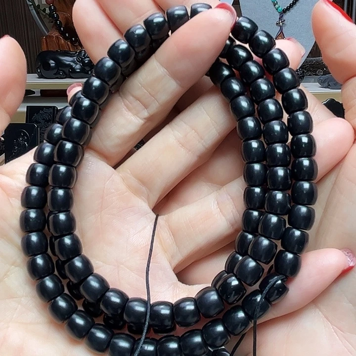 吉****项圈未镶嵌和田玉（墨玉）卡8直切珠宝级