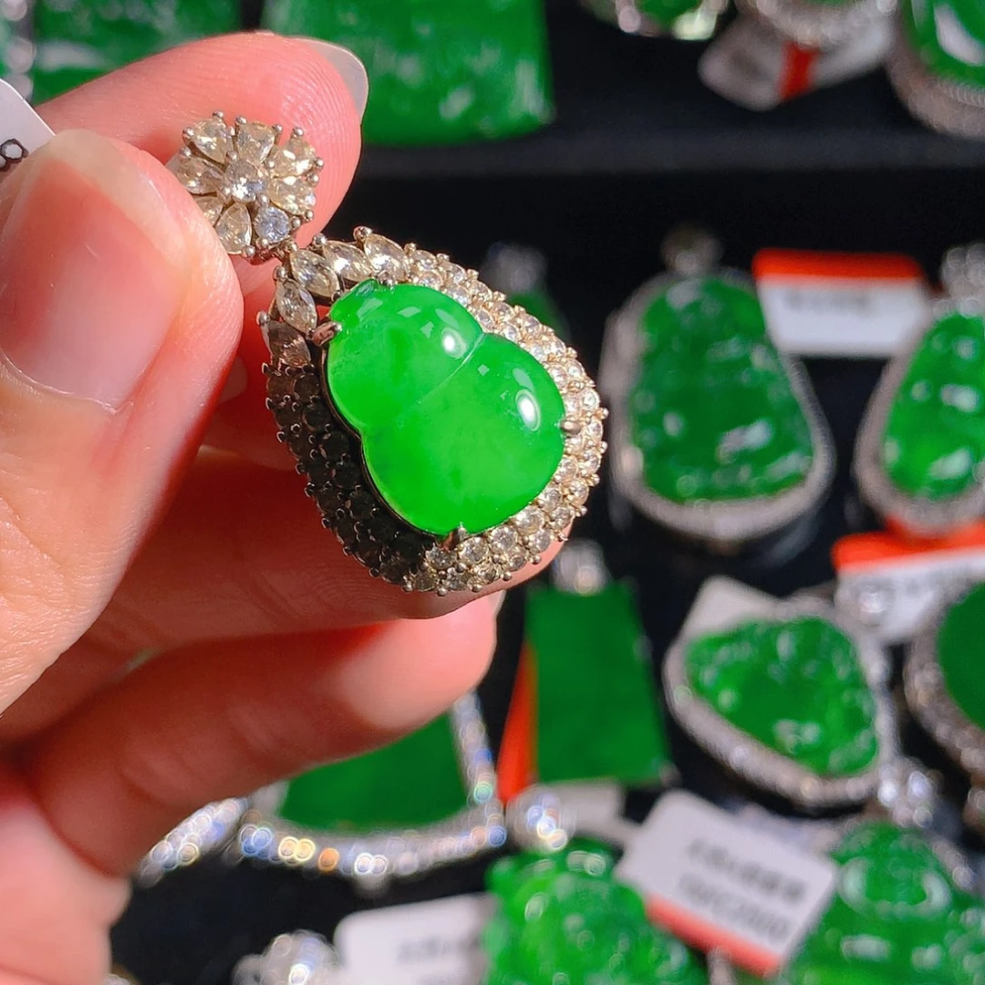 翡翠未镶嵌吊坠(不含链)