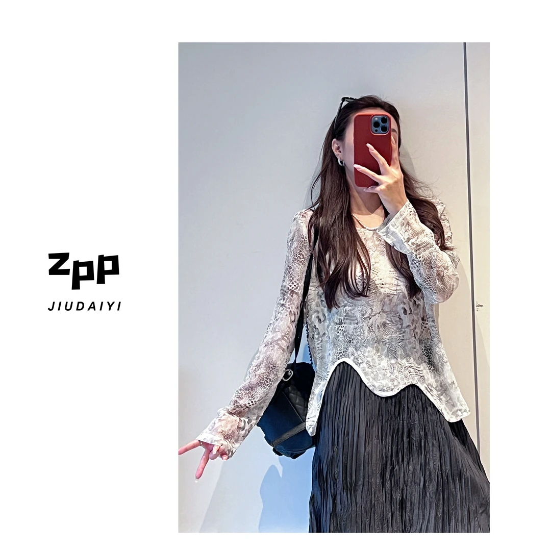 玖黛衣现货【画染】新款水墨圆领显瘦简约百搭长袖T恤TXP38450