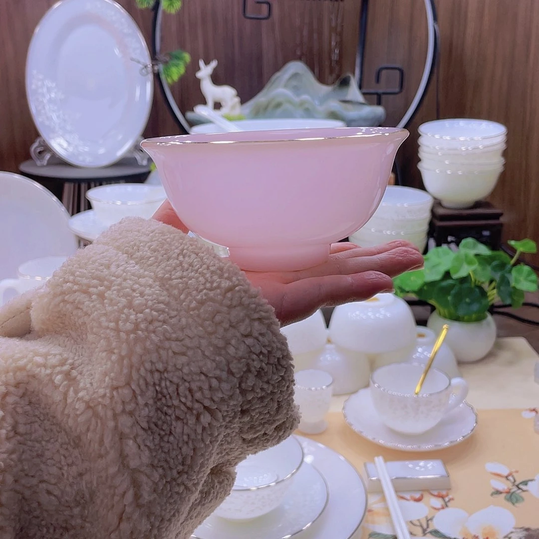 瓷粉色玉瓷鱼盘1个