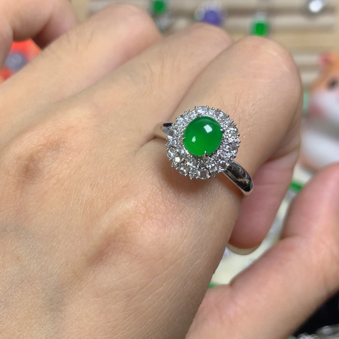 翡翠戒指18K金镶嵌绿蛋面戒指