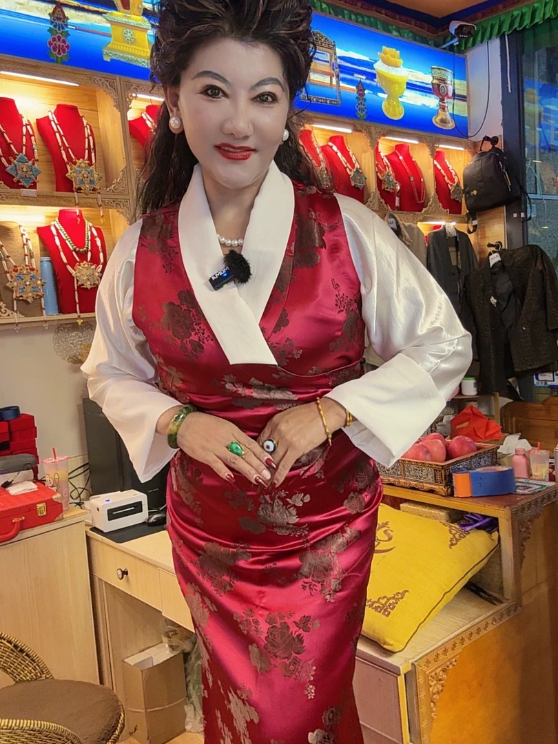 绸缎藏装高品质（买藏装送白色衬衫）