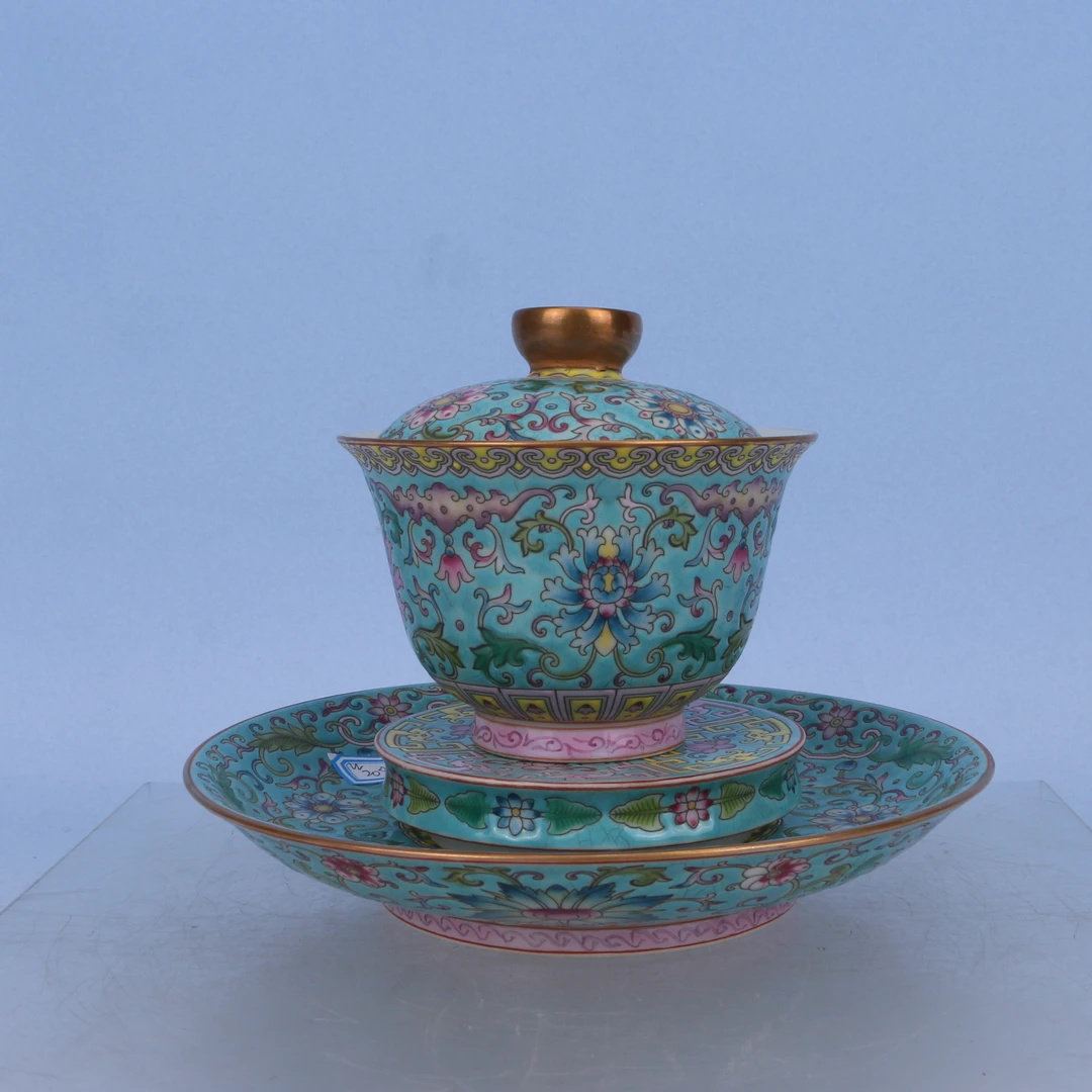 Lot582   民国   描金珐琅彩缠枝花卉纹四才盖碗     