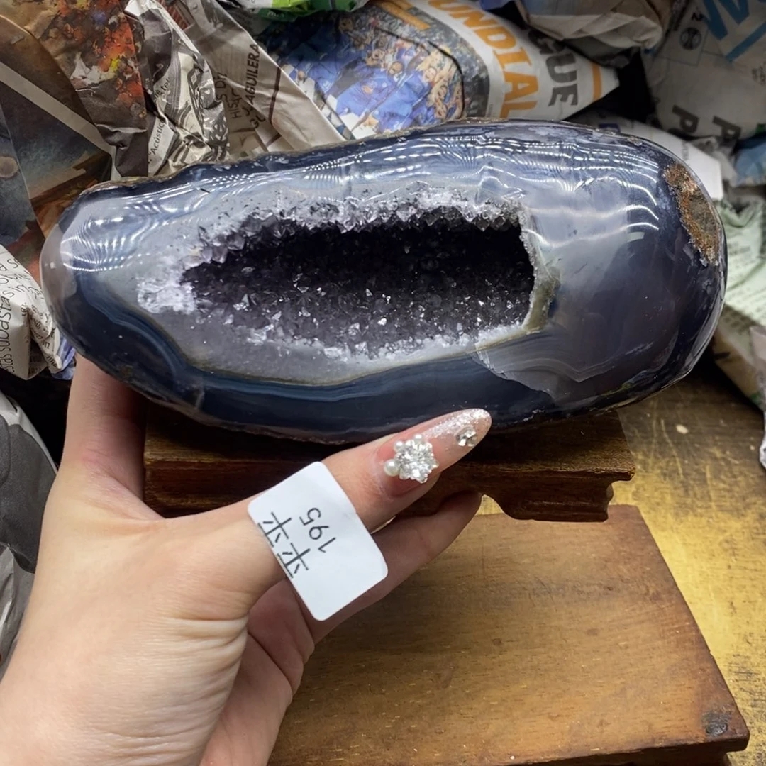 紫晶乌拉圭未镶嵌