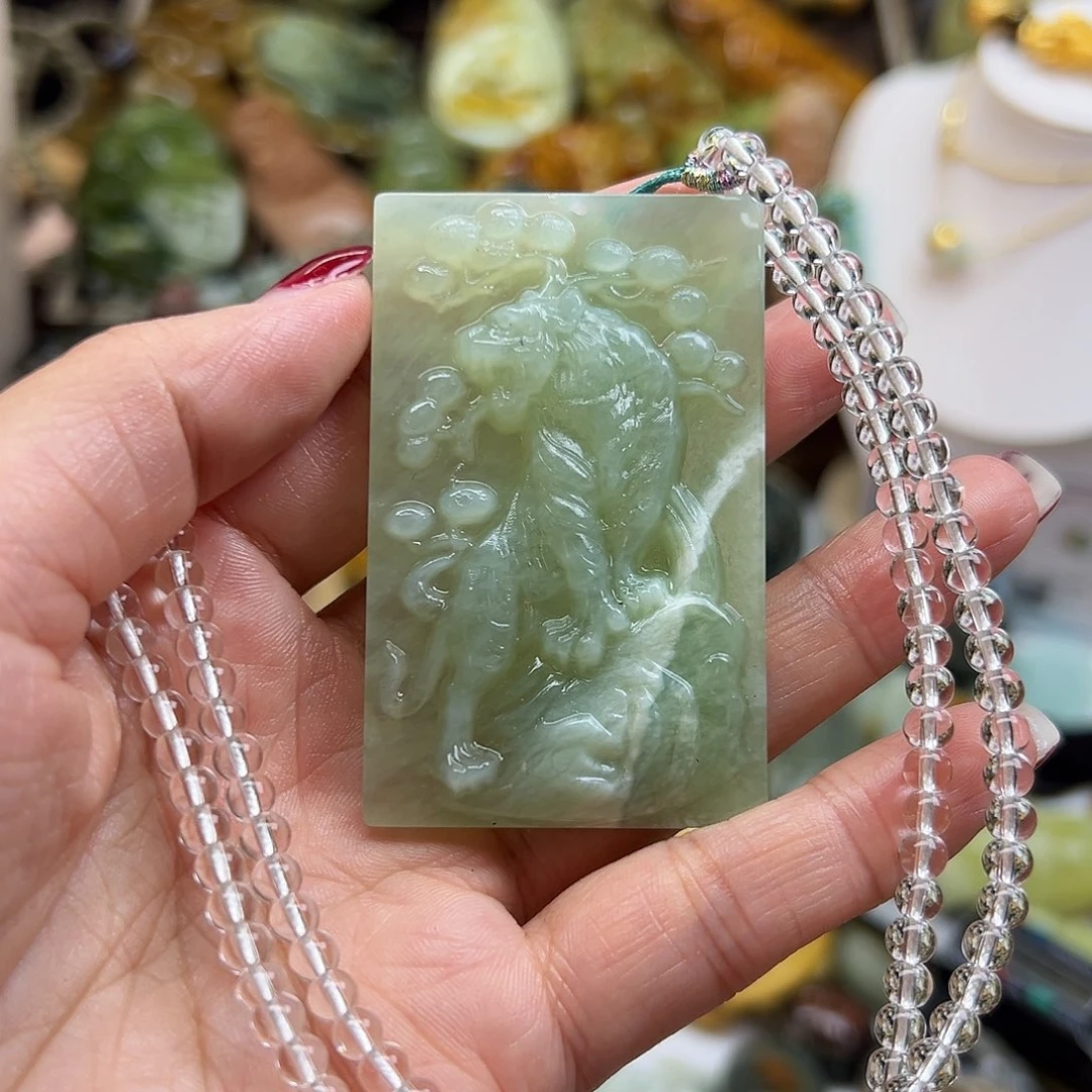 岫玉未镶嵌颈饰岫玉老虎