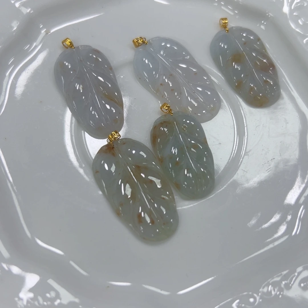 颈饰18K金镶嵌翡翠