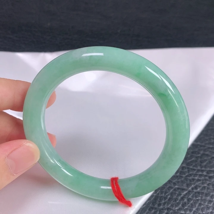 翡翠手镯（圆镯）未镶嵌