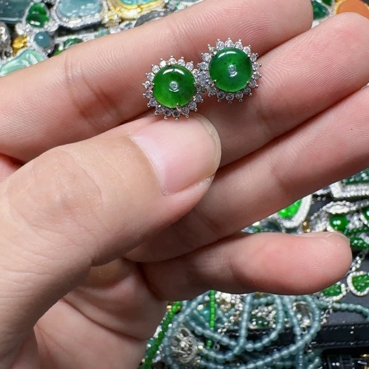 翡翠未镶嵌颈饰天然A货翡翠放漏