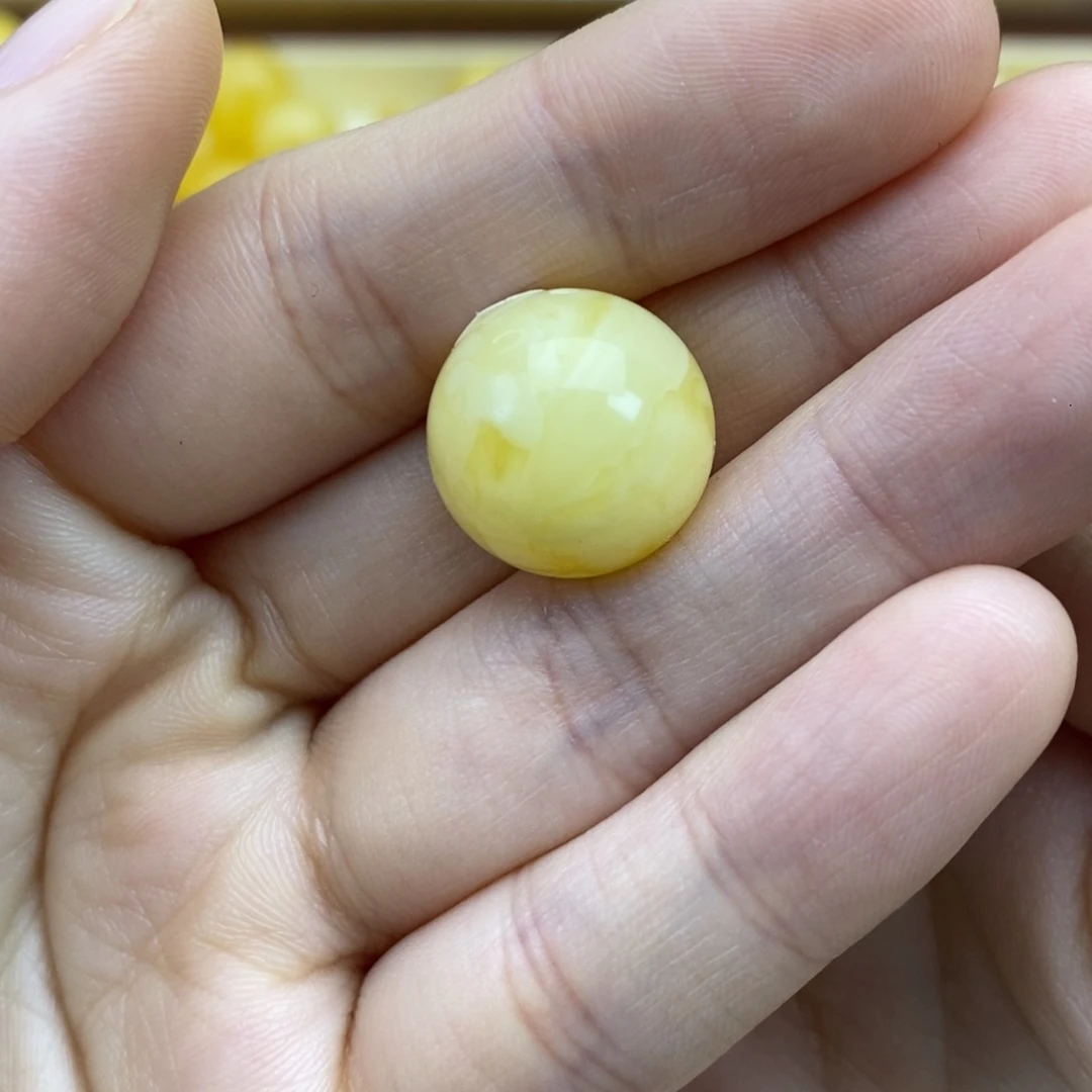 琥珀裸石未镶嵌胡****?15.2微瑕圆珠