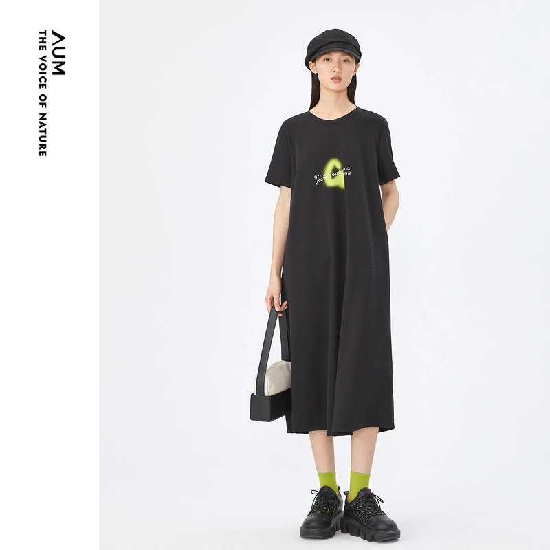 AUM23年夏季圆领时尚休闲印花黑色连衣裙M1DE26056