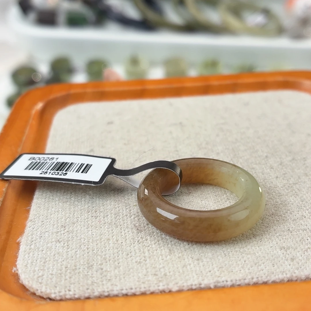 和田玉未镶嵌戒指s60糖渐变轮胎17.5不退换