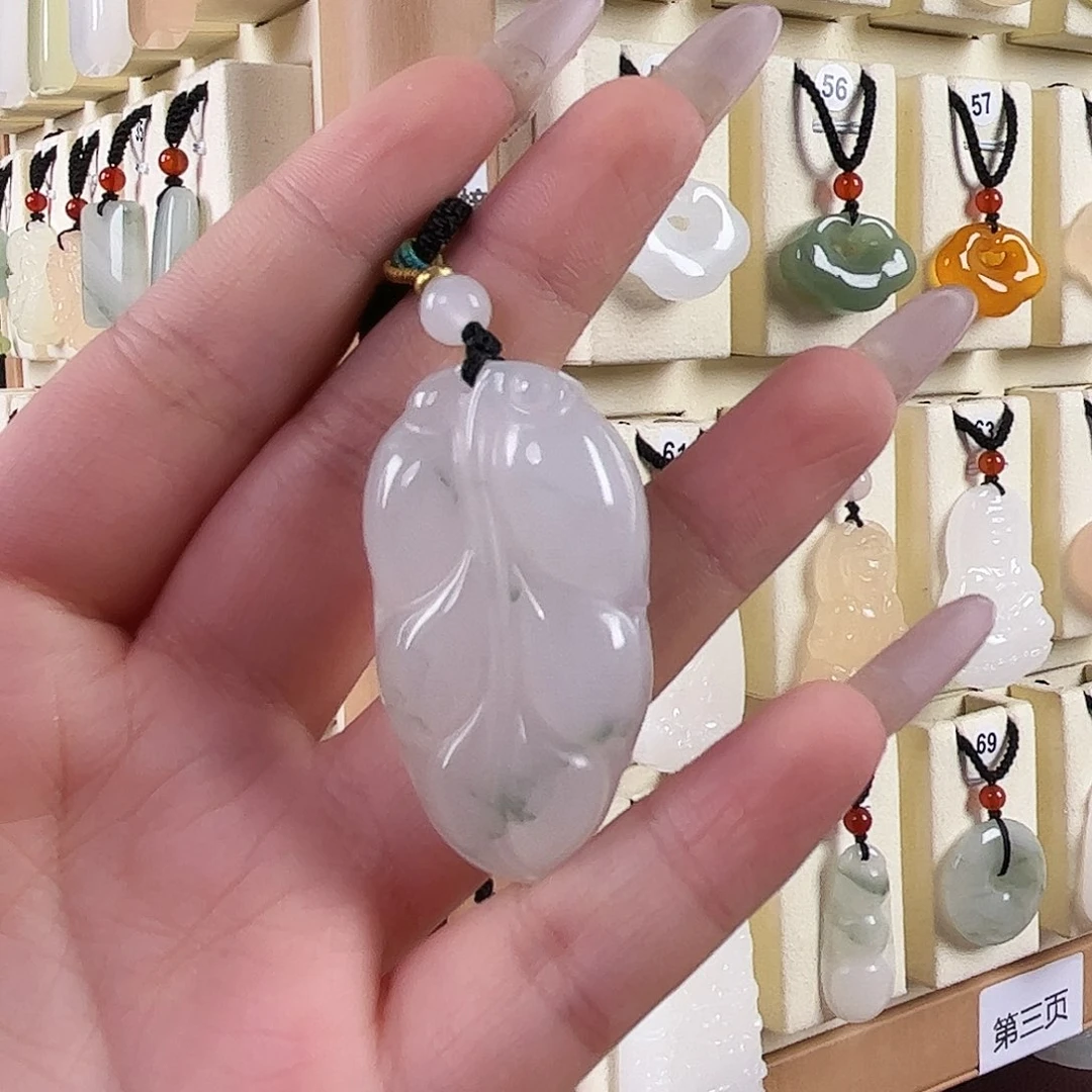 浩***空石英质玉未镶嵌颈饰