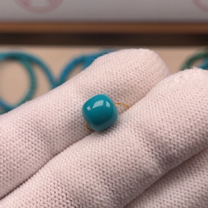 不***叔绿松石未镶嵌珠宝奇石