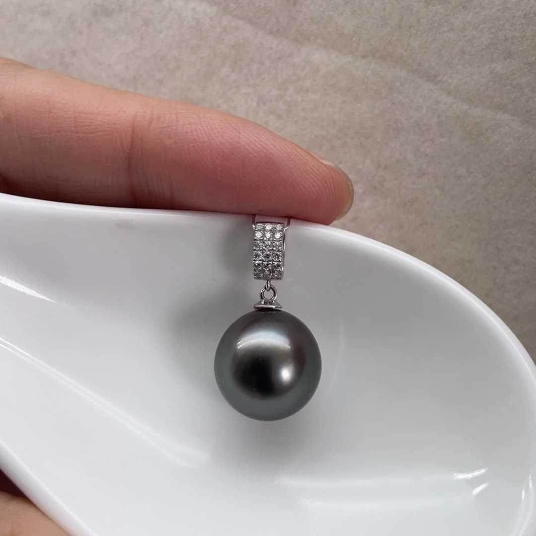 颈饰海水珍珠18K金镶嵌12.1mm
