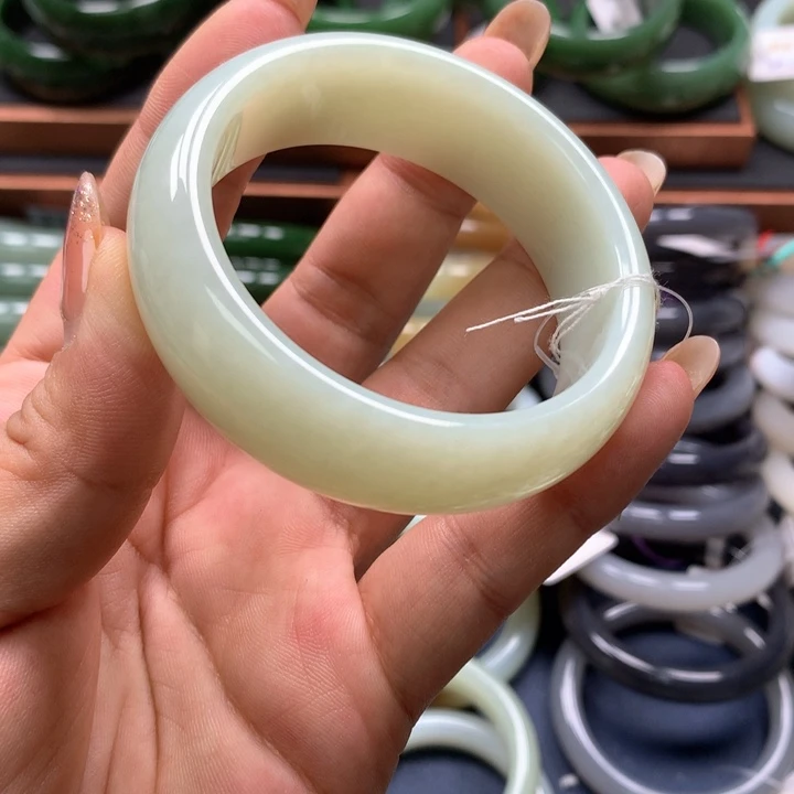 【闪购商品】未镶嵌手镯和田玉