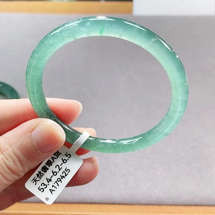 【闪购商品】翡翠手镯（圆镯）未镶嵌