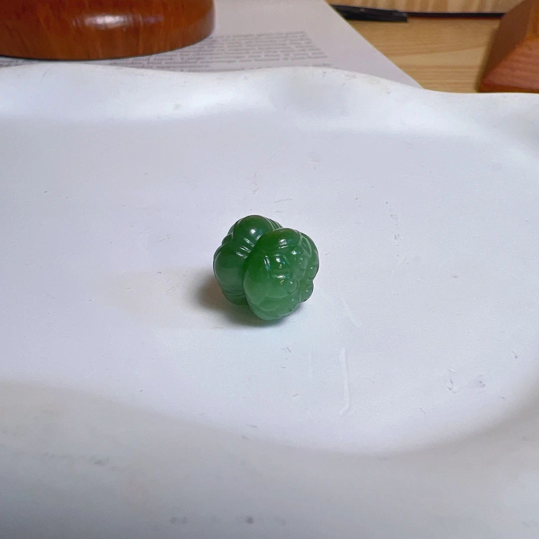 11mm天然俄料和田玉碧玉并蒂莲雕件裸石多样性发一