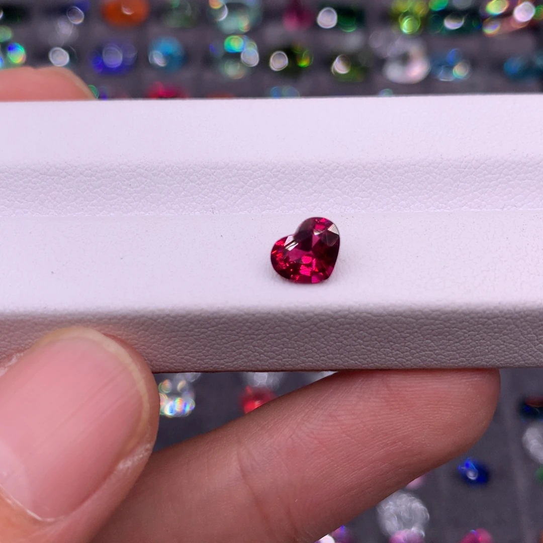 红宝石裸石未镶嵌