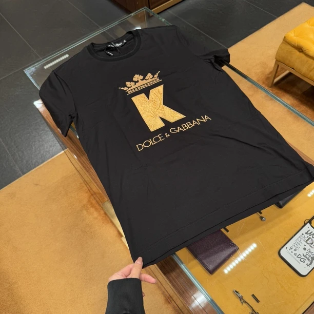 全新未使用D…G字母刺绣黑金色短袖