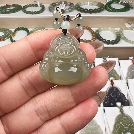 和田玉未镶嵌吊坠(赠链)