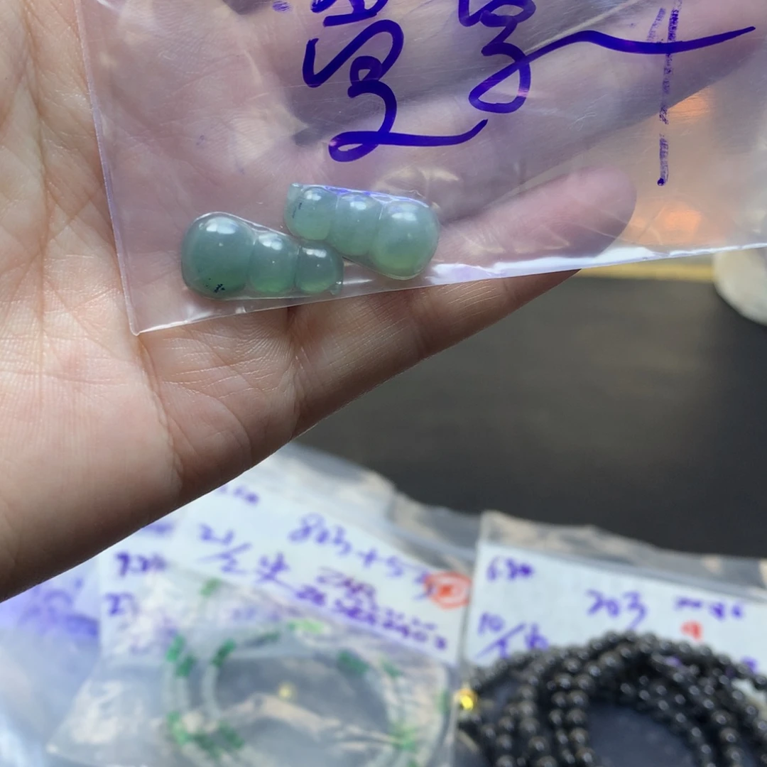 定制翡翠未镶嵌曼****a