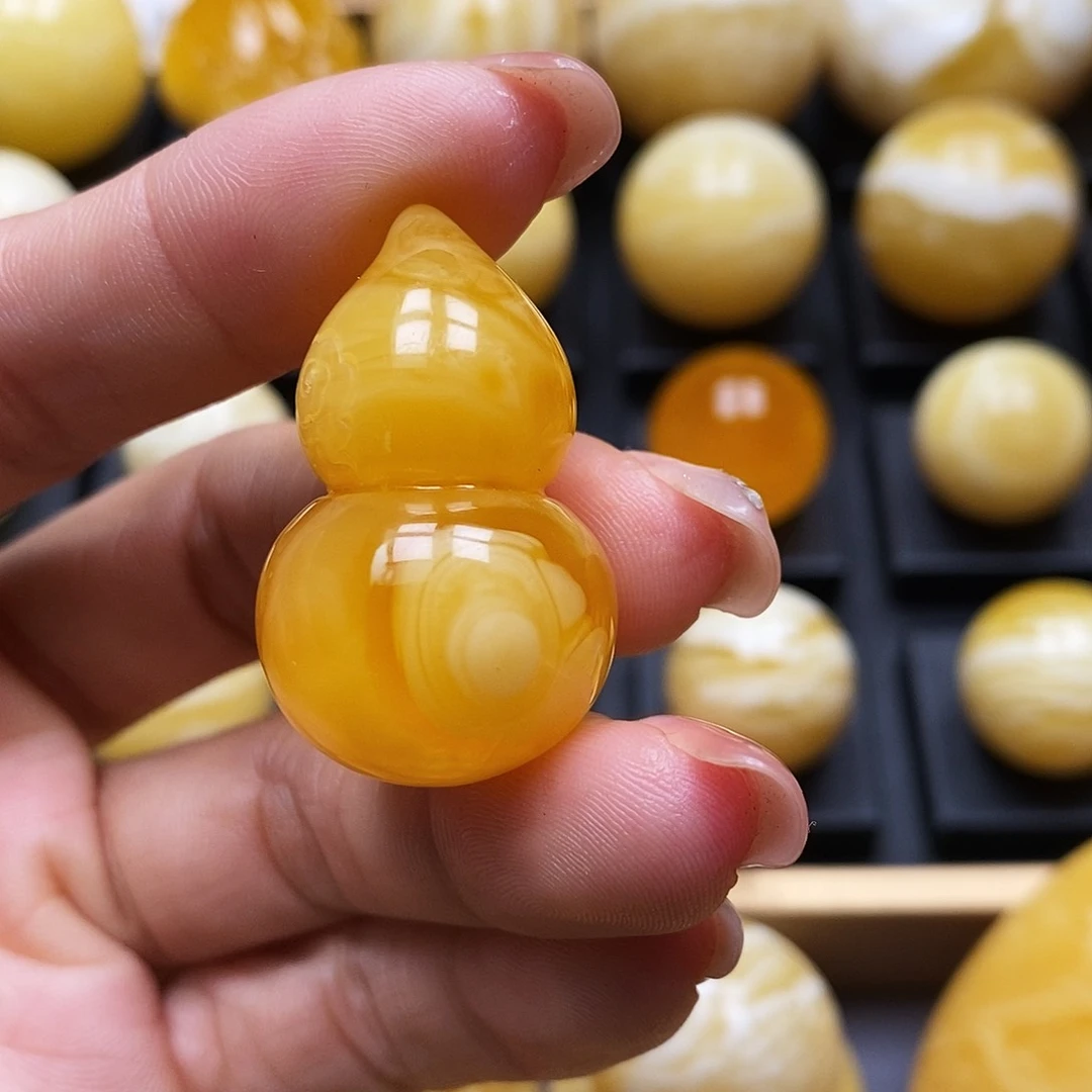 蜜蜡未镶嵌珠宝奇石