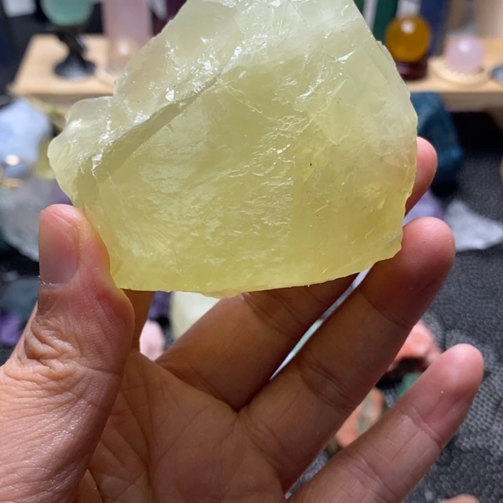 暖***暖水晶未镶嵌大型摆件（非配饰）